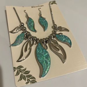 Turquoise Iridescent necklace/earrings set